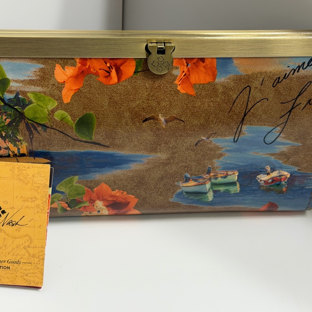 🎡🎡🎡
NWT- Patricia Nash Cauchy Frame Wallet